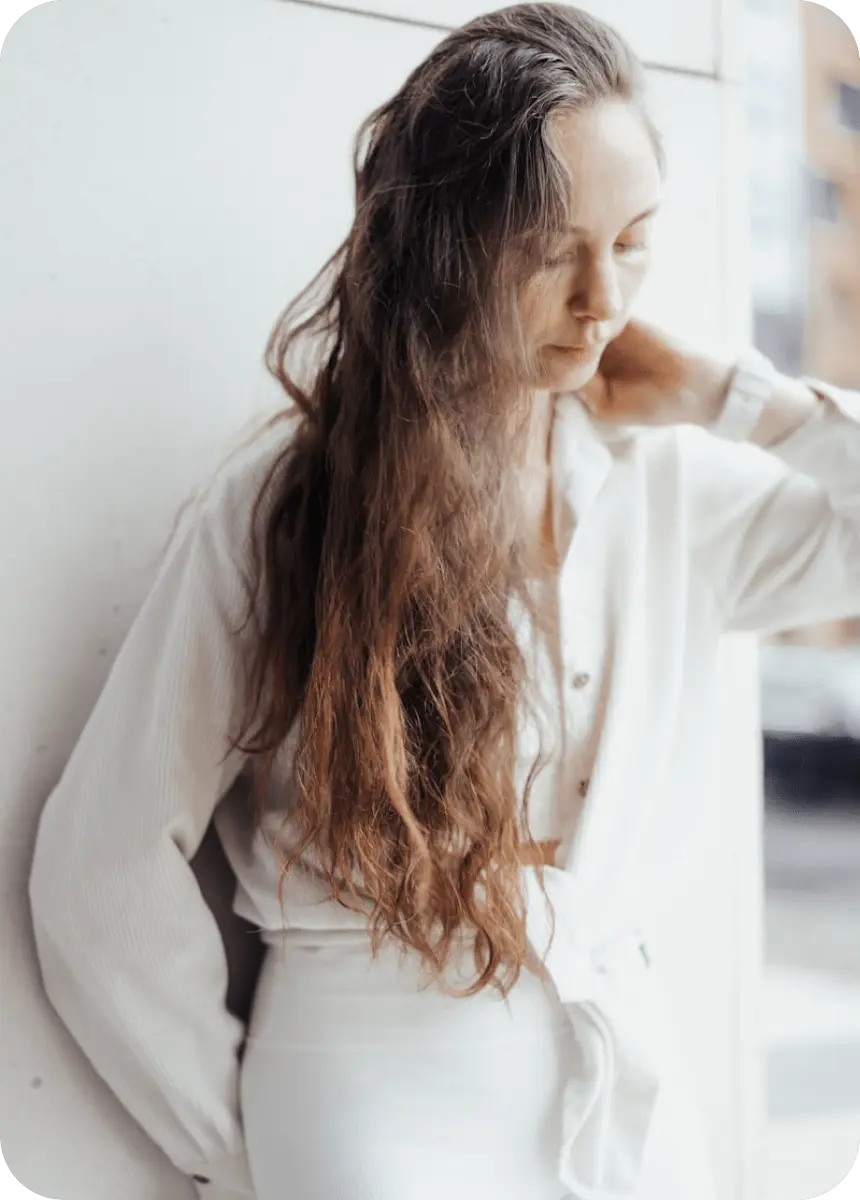 ¿COMO EVITAR EL FRIZZ EN EL CABELLO?